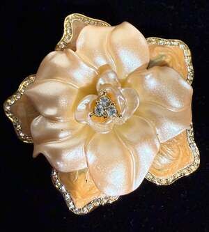 Nolan Miller Peach Pearlescent Enamel Flower Brooch & Scarf Clip